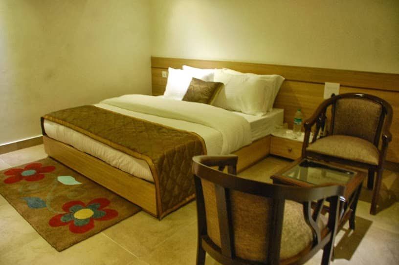 undefined City Square 8